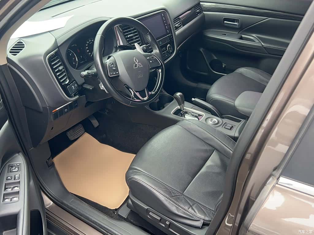 Mitsubishi Outlander, 2017 13
