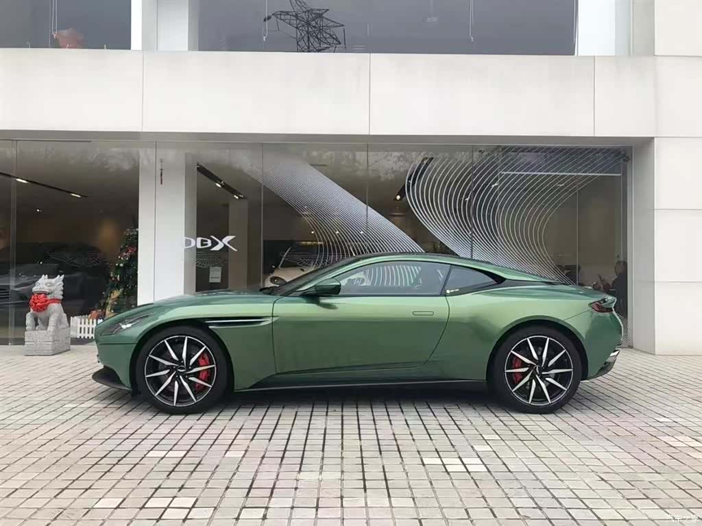 Aston Martin DB11, 2019 2