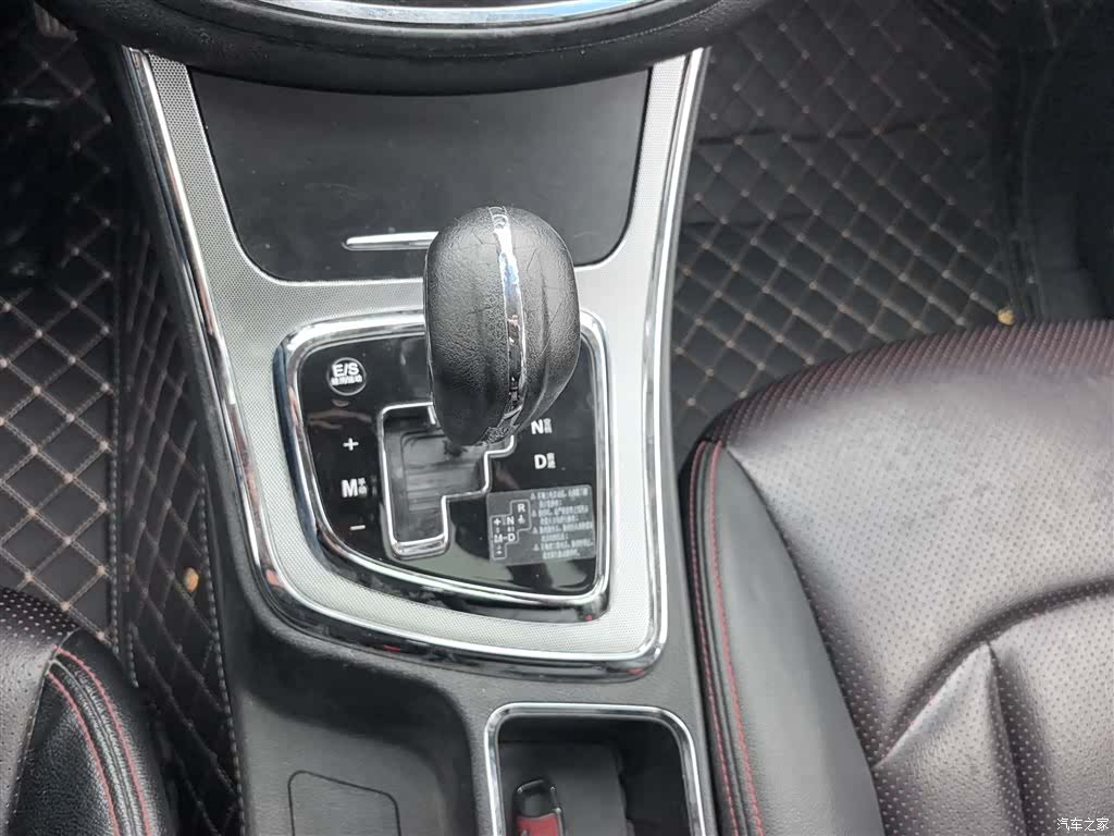 Wuling 560, 2017 14