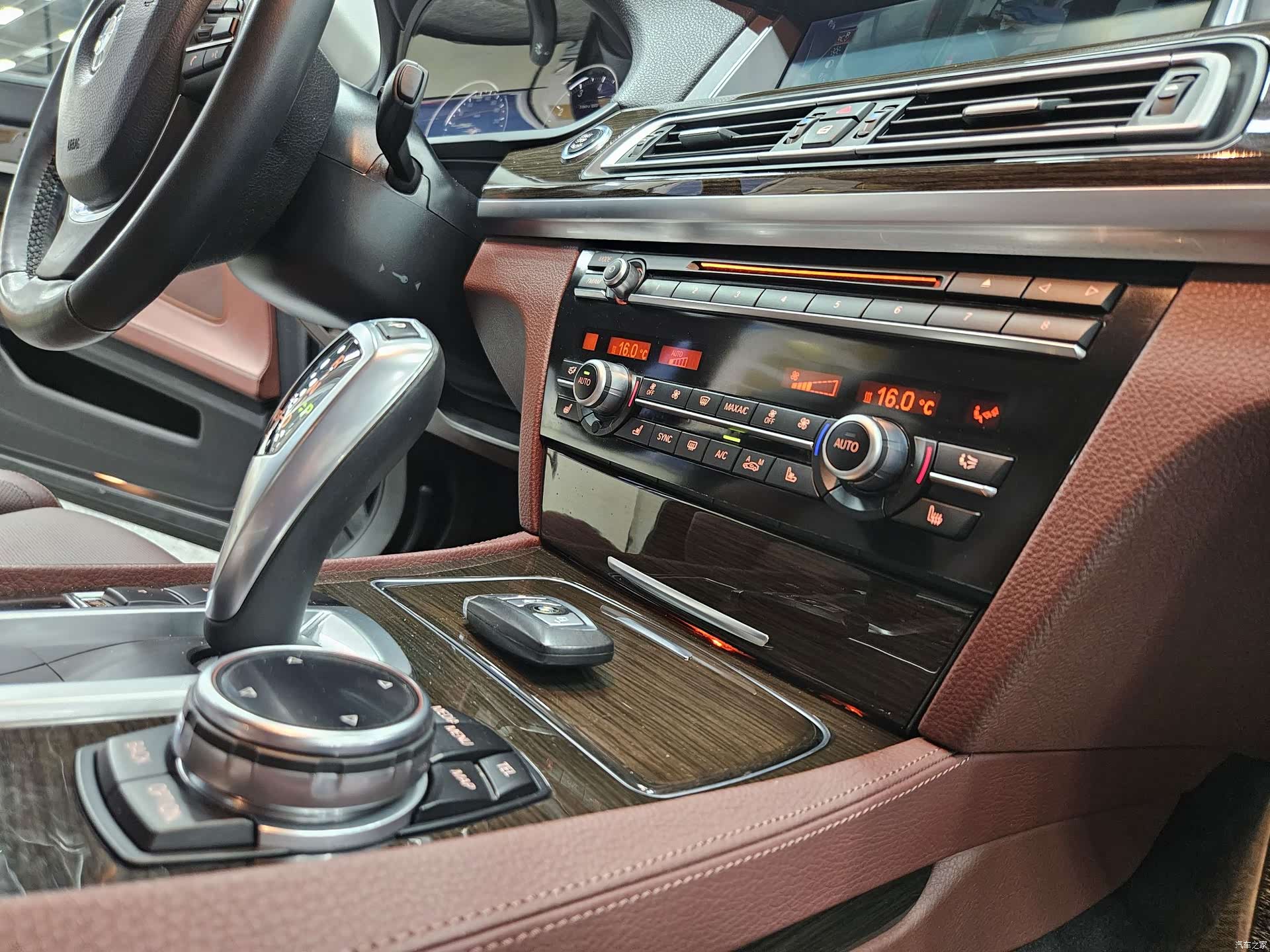BMW 7 Series, 2014 11