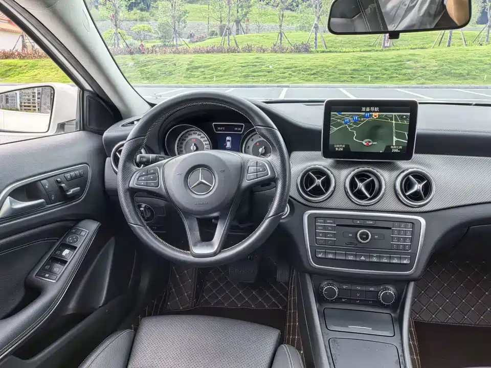 Mercedes-Benz GLA