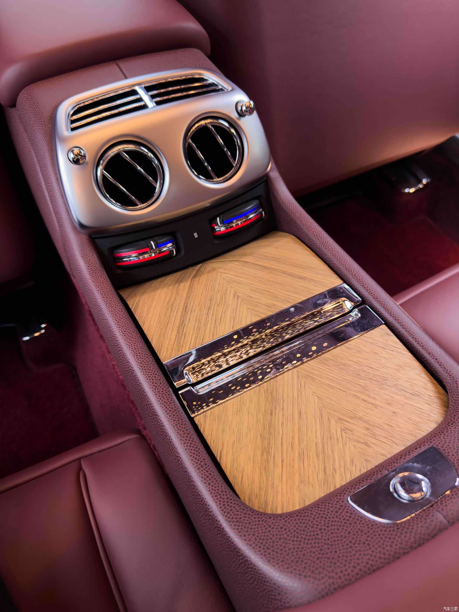 Rolls-Royce Wraith, 2016 25