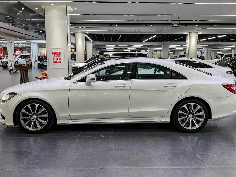 Mercedes-Benz CLS