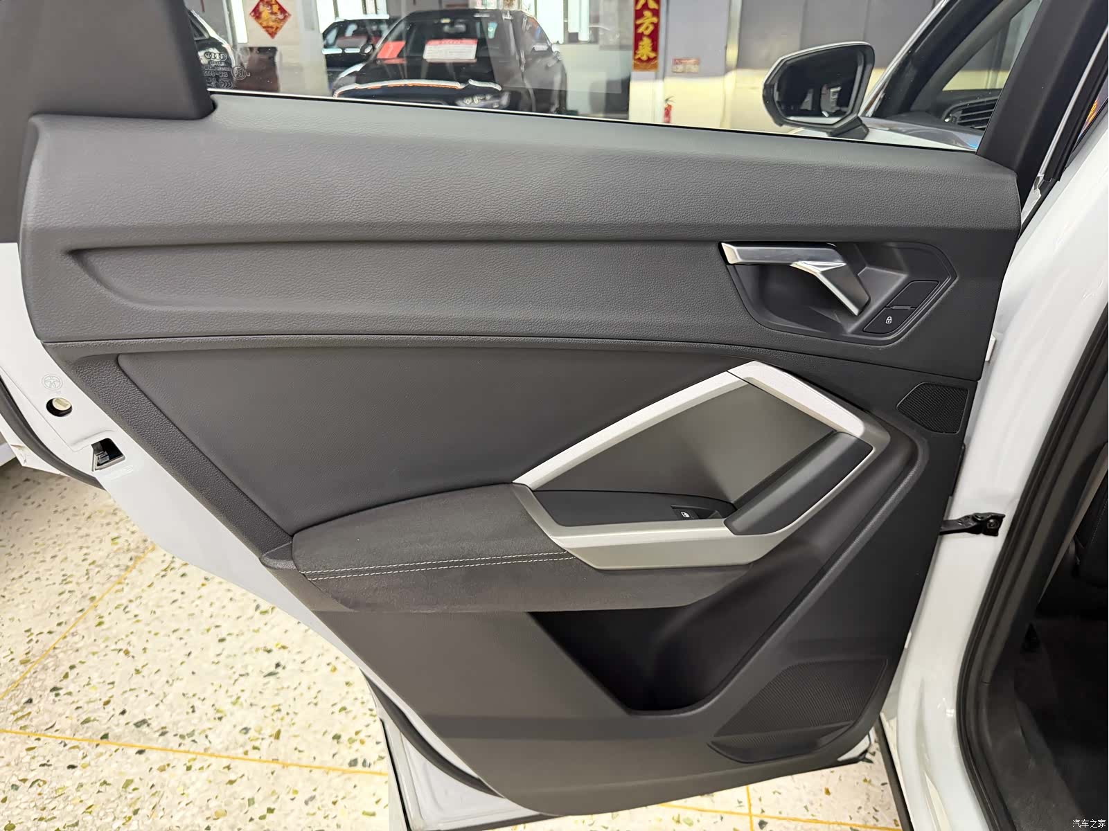 Audi Q3, 2023 13