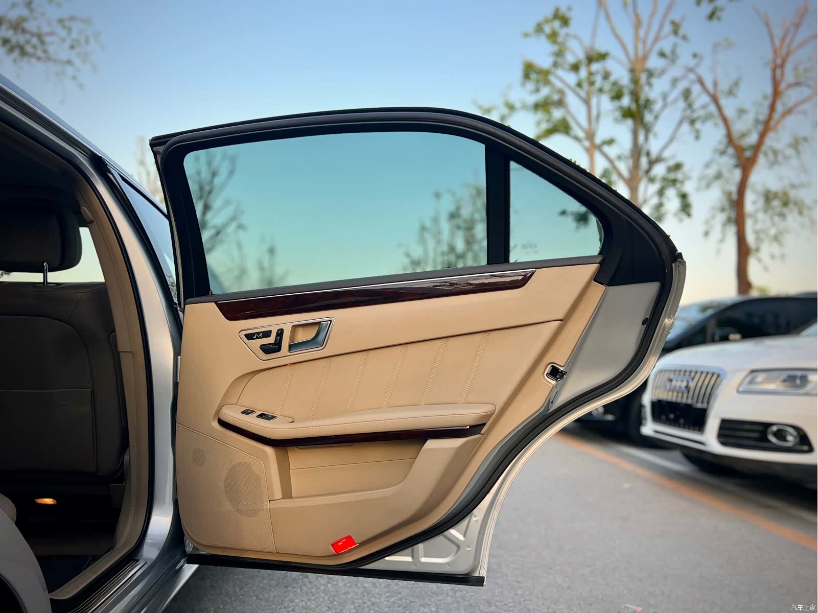 Mercedes-Benz E-Class, 2012 26