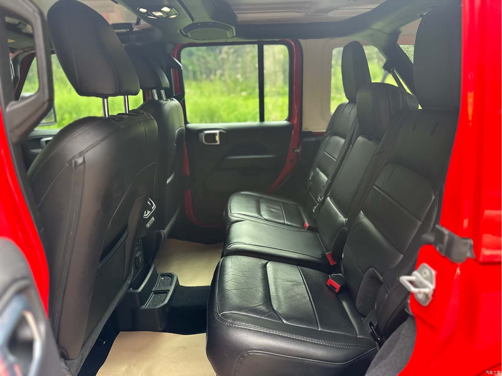 Jeep Wrangler, 2022 12
