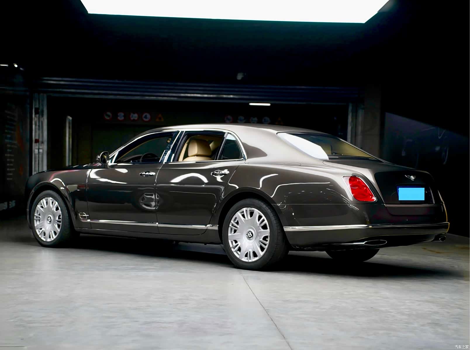 Bentley Mulsanne, 2011 6
