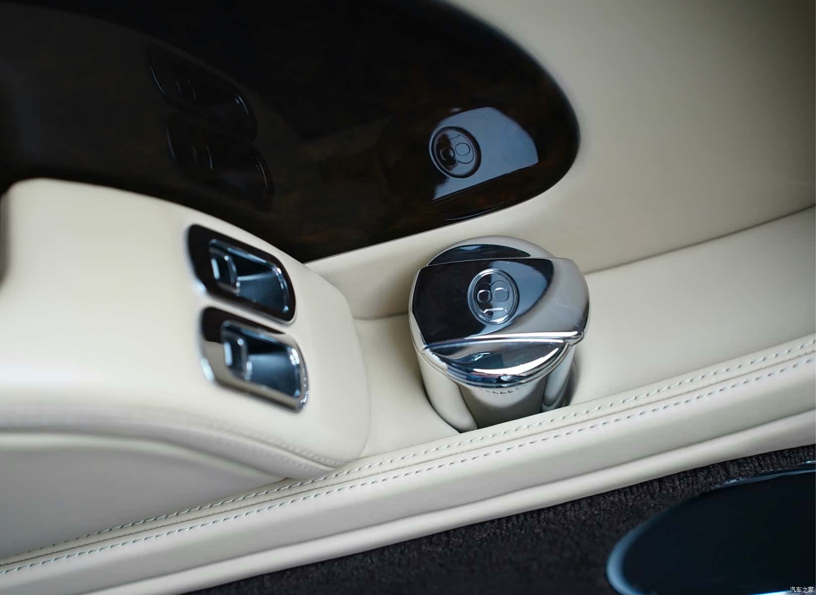 Bentley Mulsanne, 2011 8