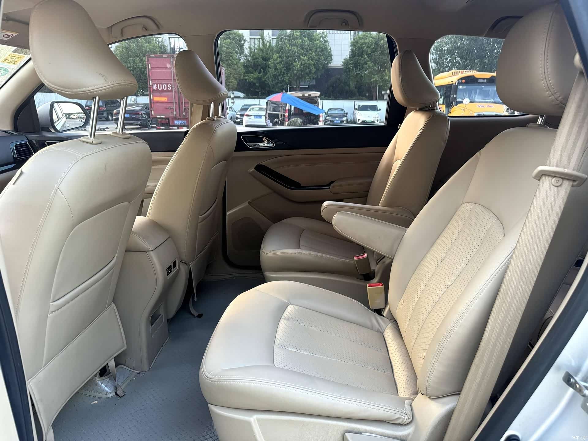 Wuling 730, 2015 15