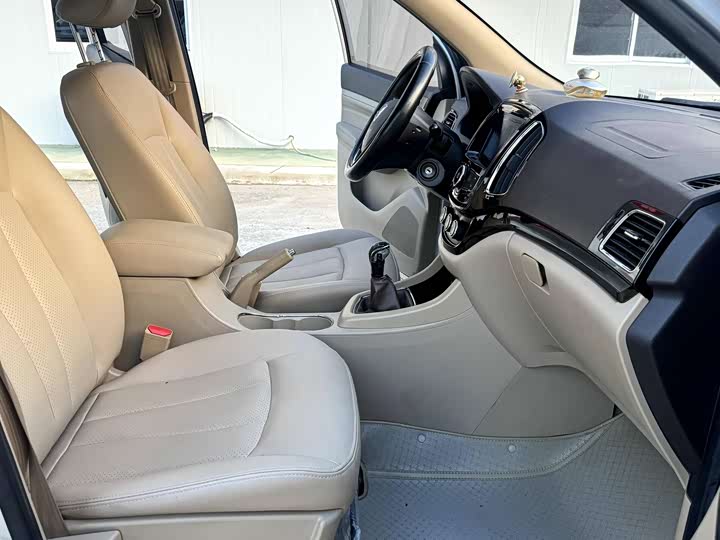 Baojun 730 2014 1.5L МКПП Комфорт 7 seats