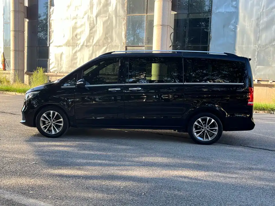 Mercedes-Benz V-class