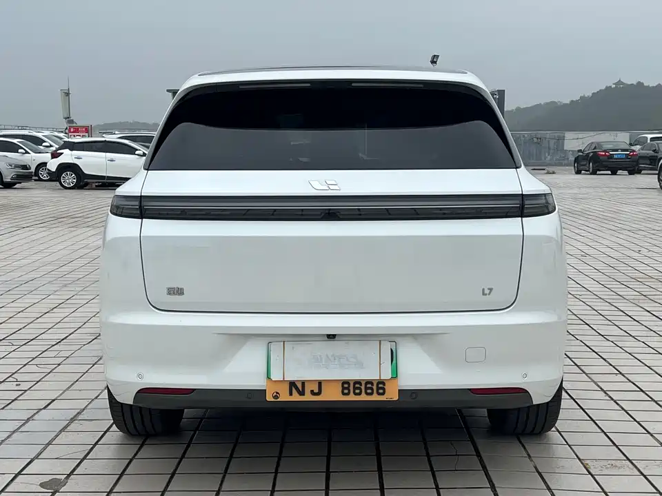 Li Auto Ideal L7