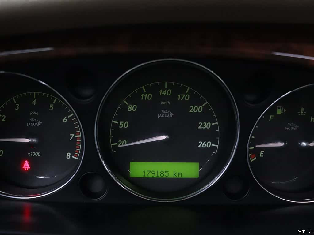 Jaguar XJ, 2005 23