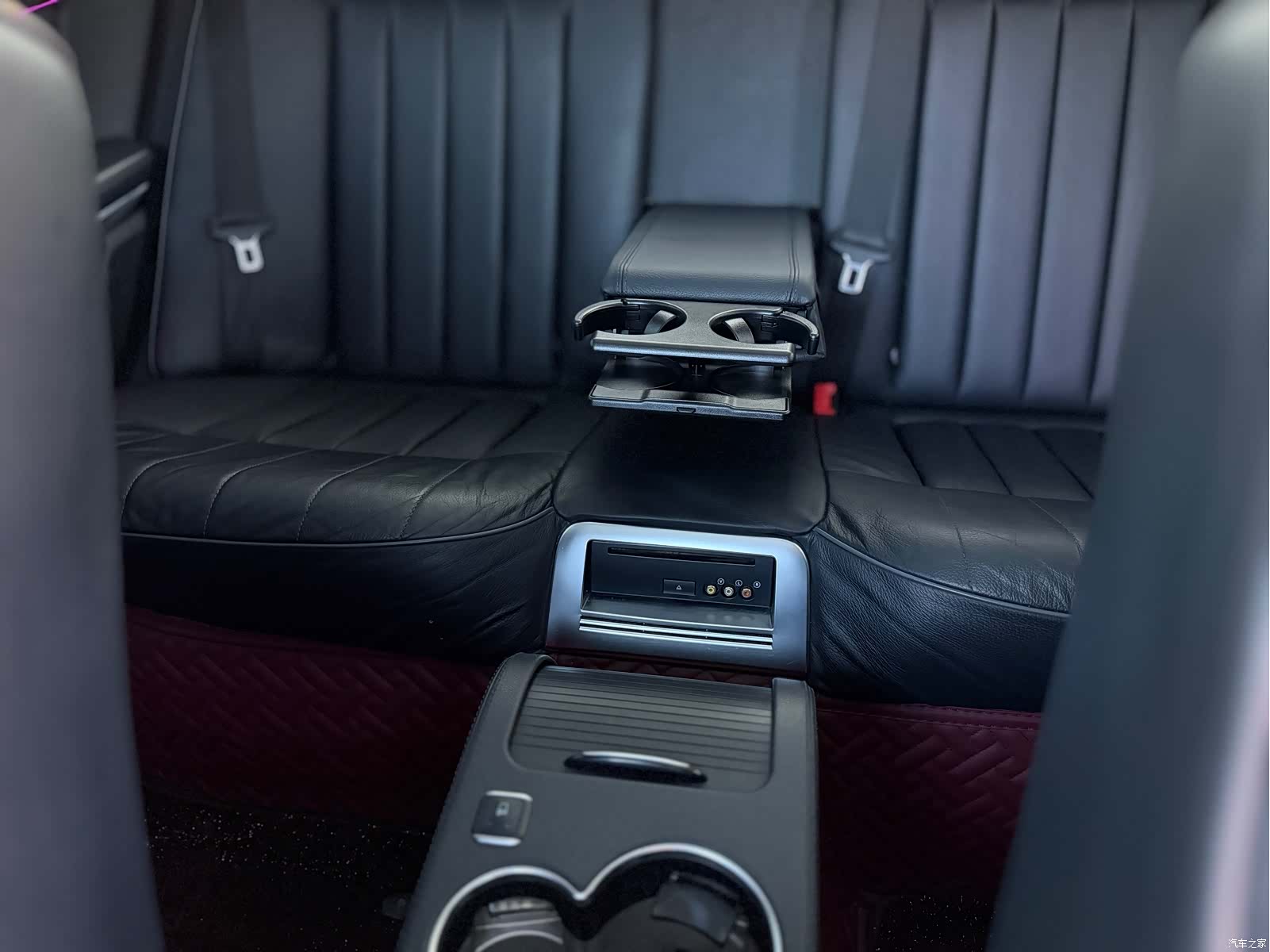 Mercedes-Benz E-Class, 2015 29