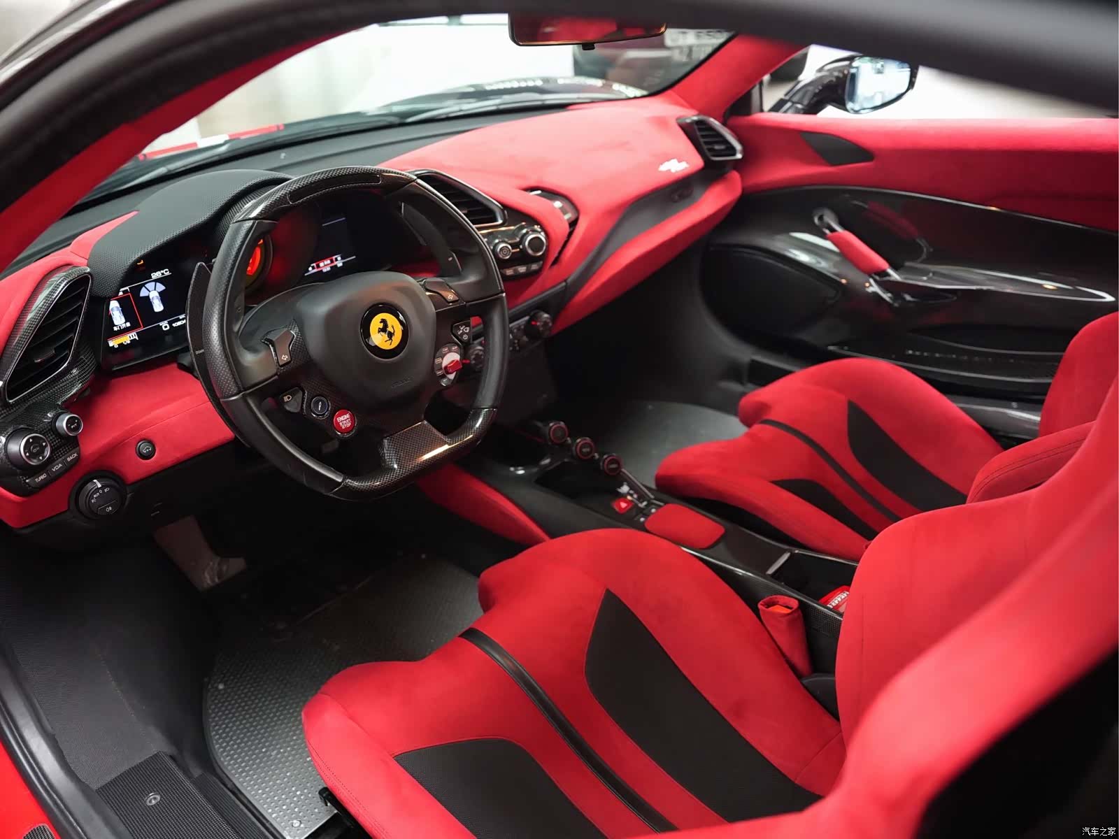 Ferrari 488, 2019 8