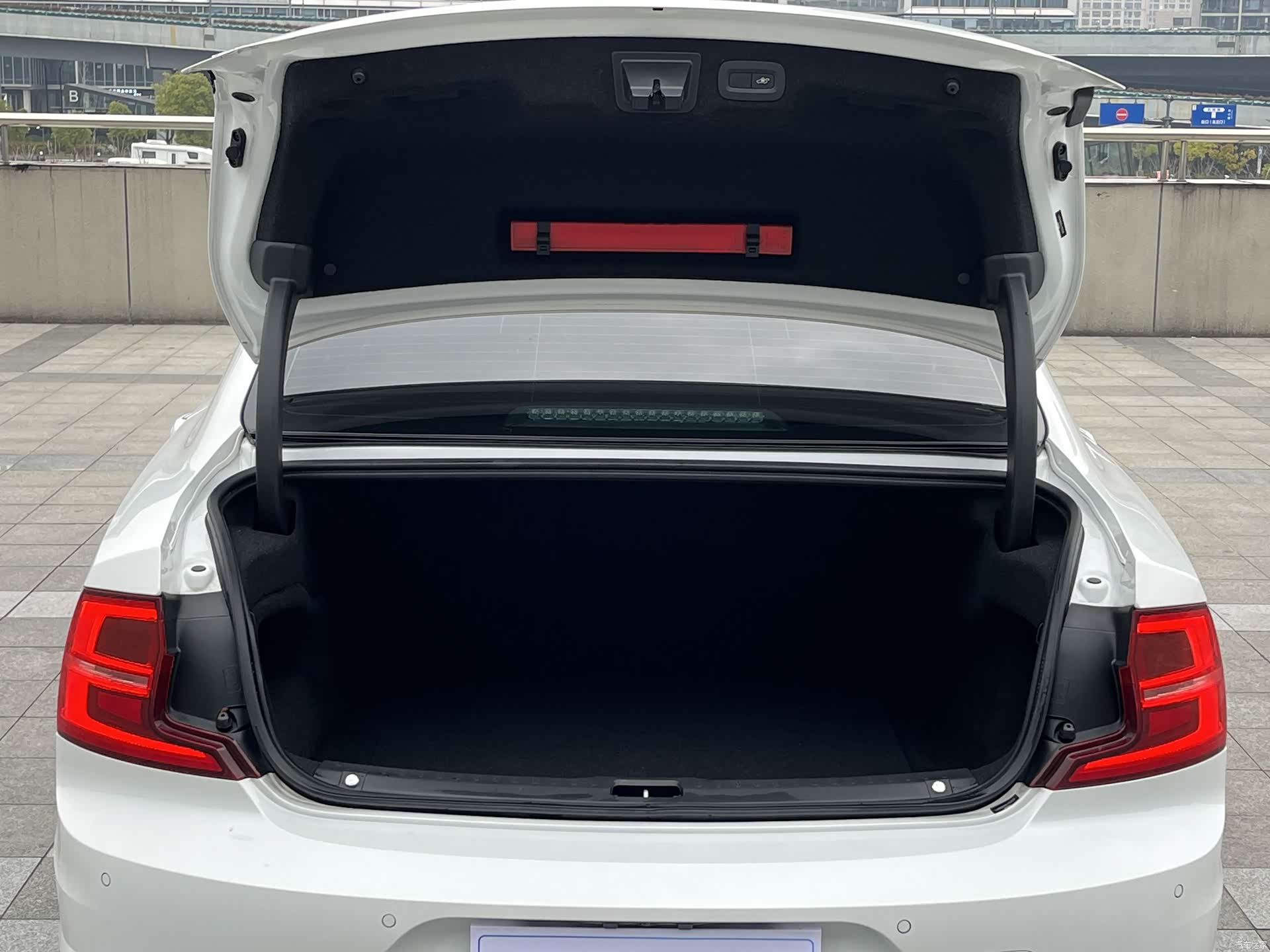 Volvo S90, 2019 18