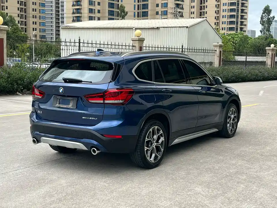 BMW X1