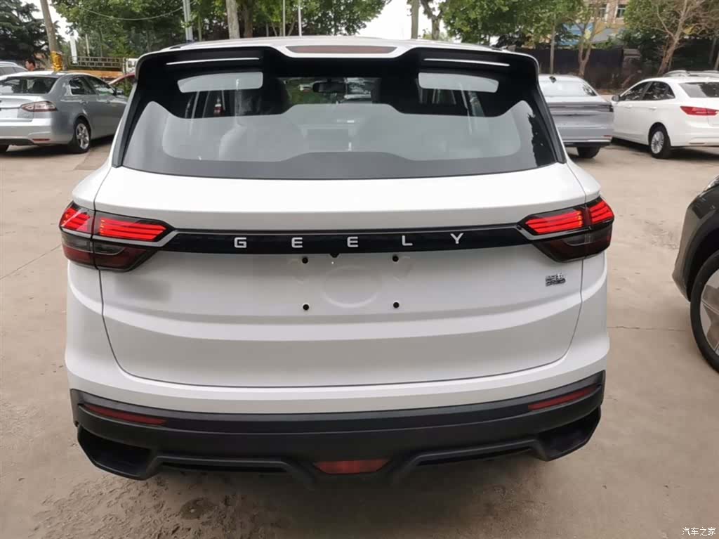 Geely Coolray, 2026 6
