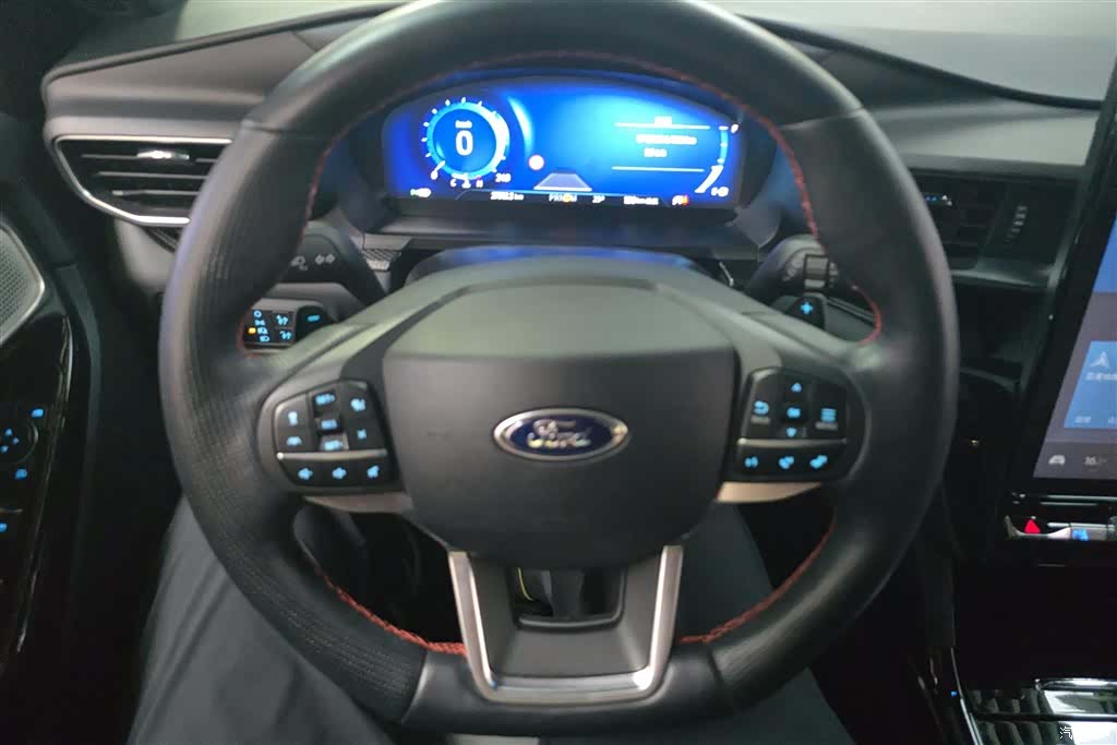 Ford Explorer, 2022 15