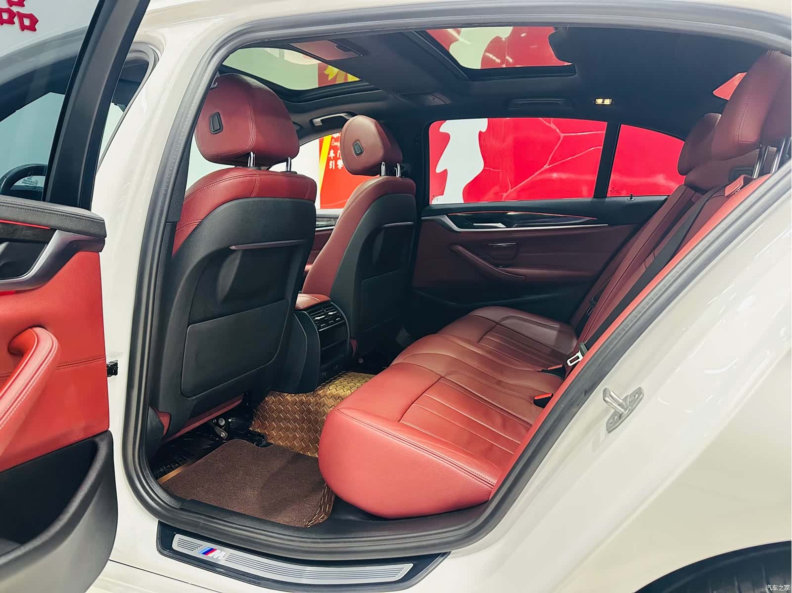 BMW 5 Series, 2019 все фото