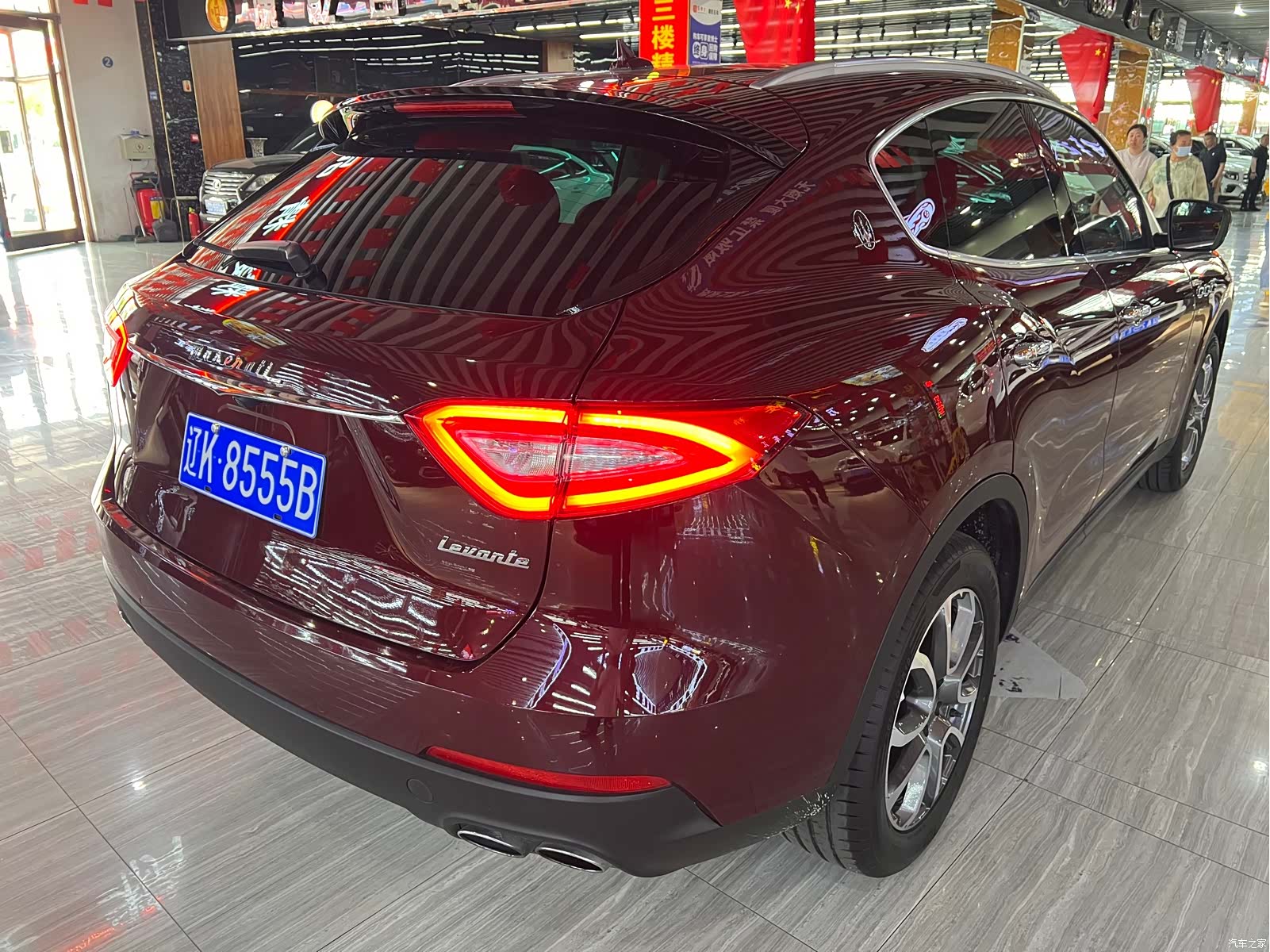 Maserati Levante, 2017 все фото