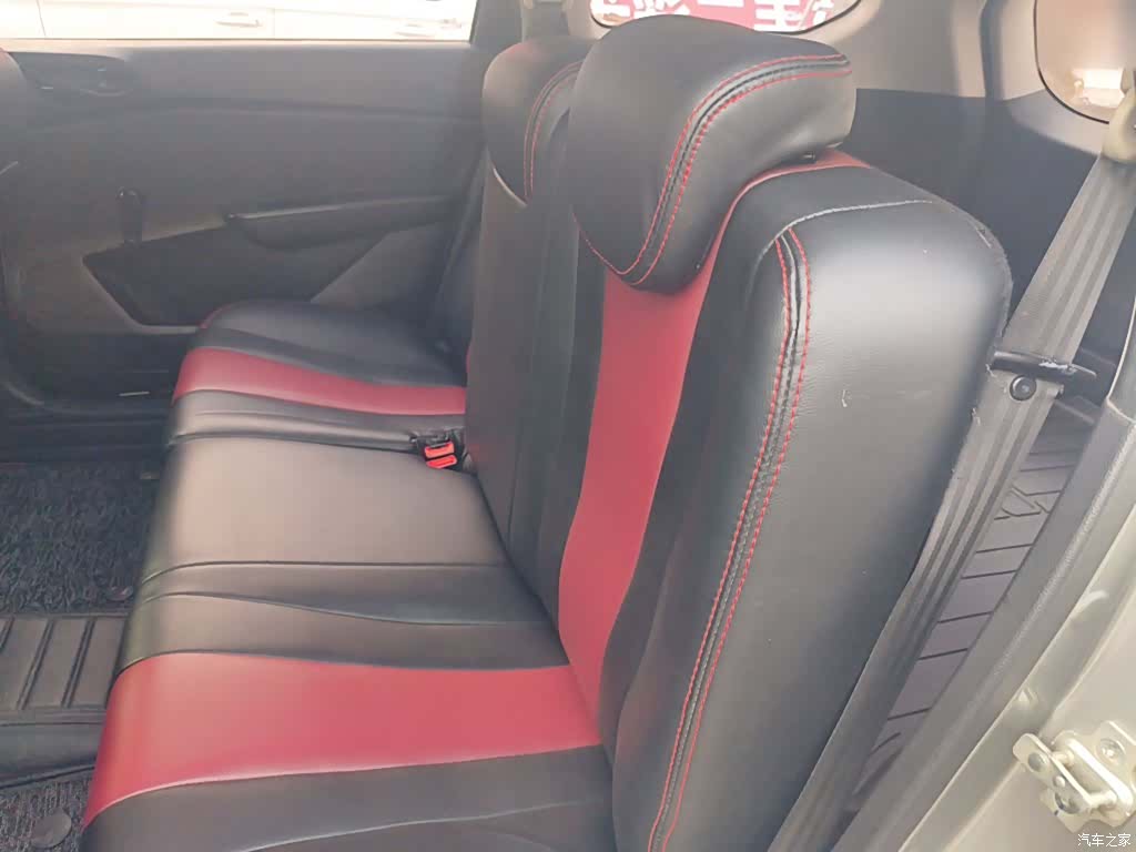 Wuling 310W, 2018 13