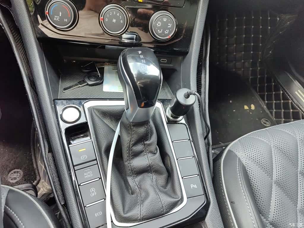 Volkswagen Sagitar, 2023 15
