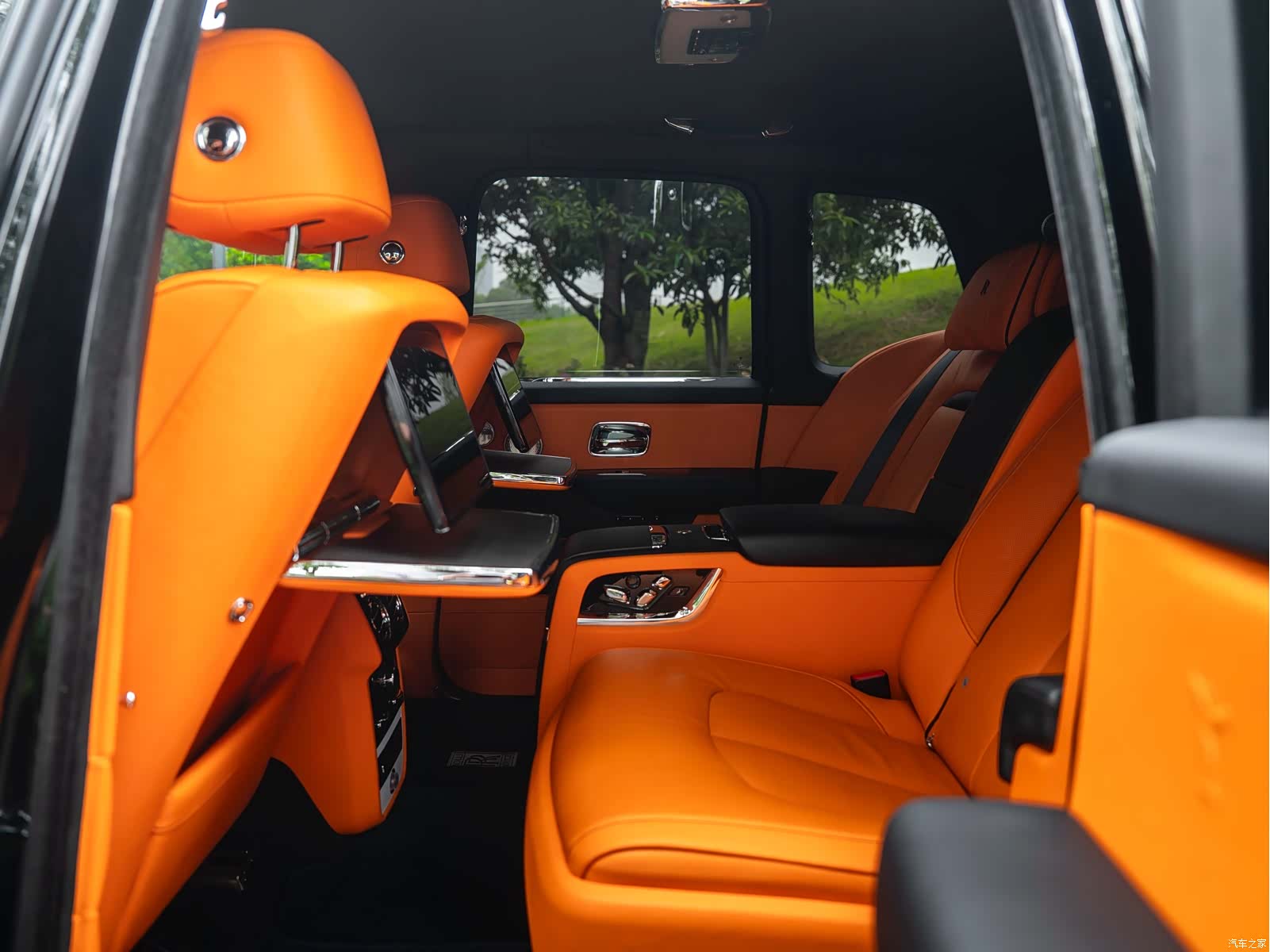 Rolls-Royce Cullinan, 2022 13