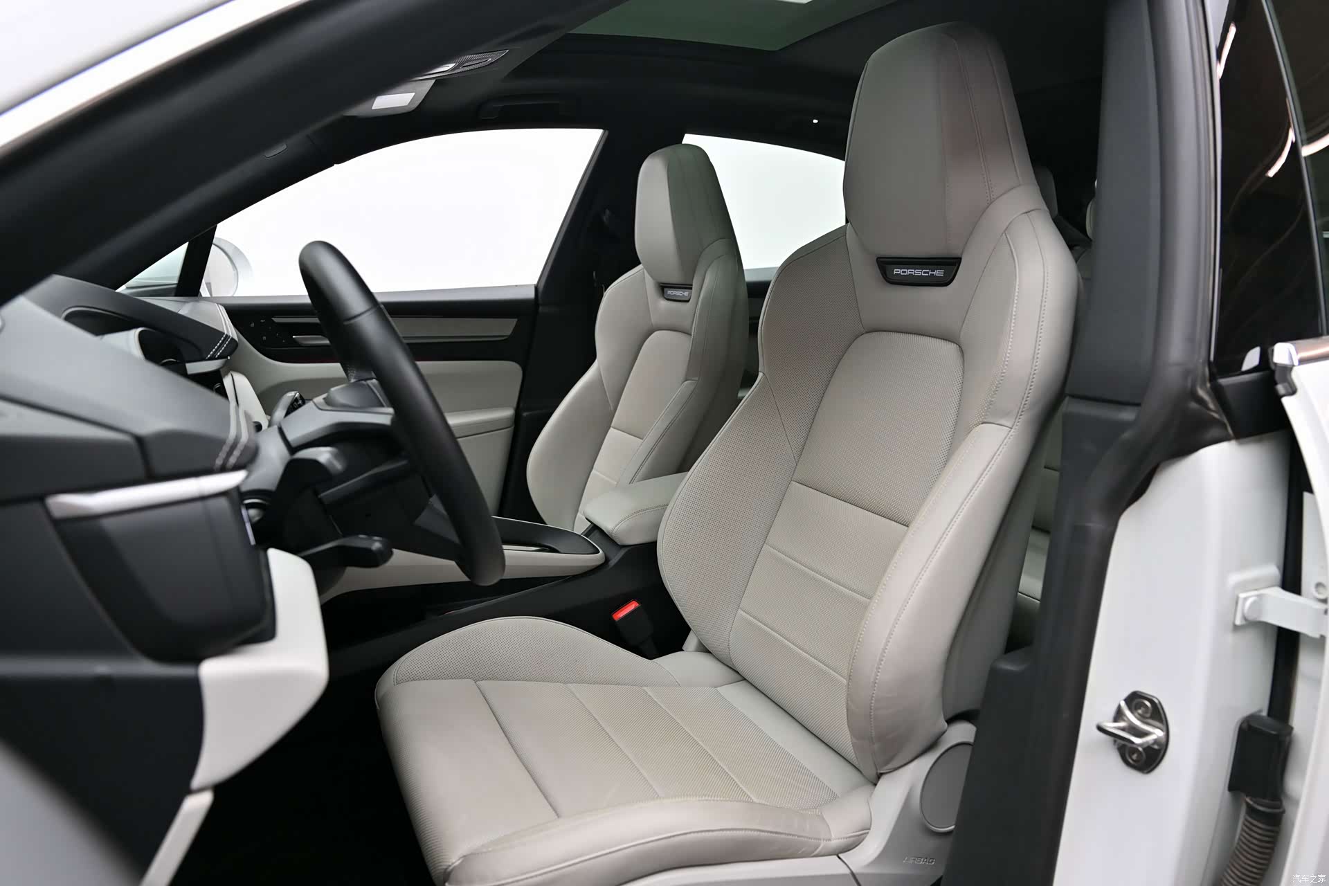 Porsche Macan, 2025 8