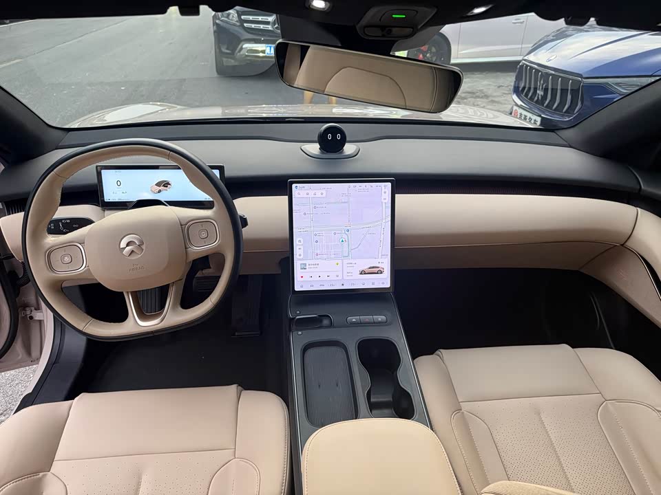 NIO ET5
