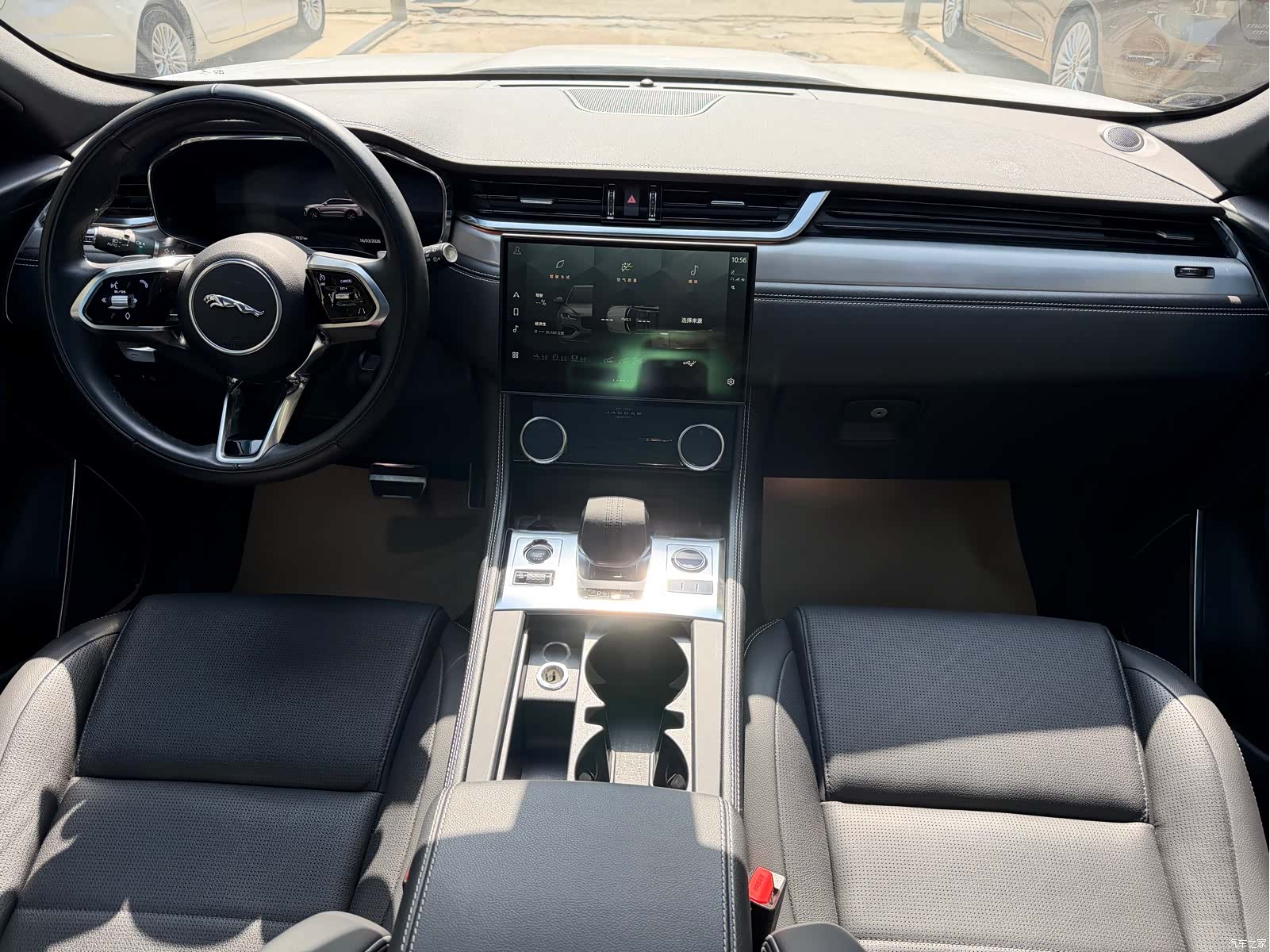 Jaguar F-PACE, 2023 7