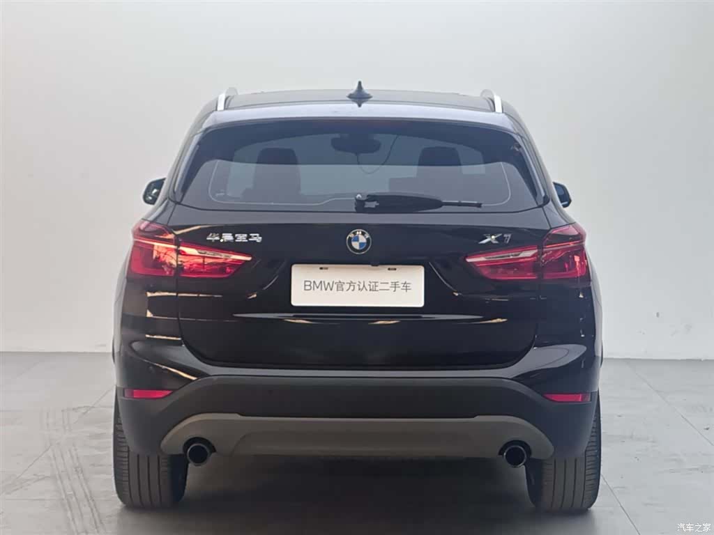 BMW X1, 2018 все фото