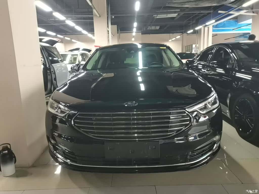 Ford Taurus, 2020 3