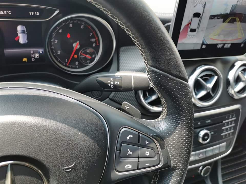 Mercedes-Benz GLA Mercedes-Benz GLA