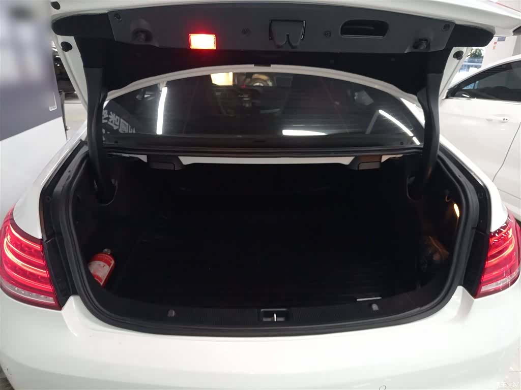 Mercedes-Benz E-Class, 2015 19