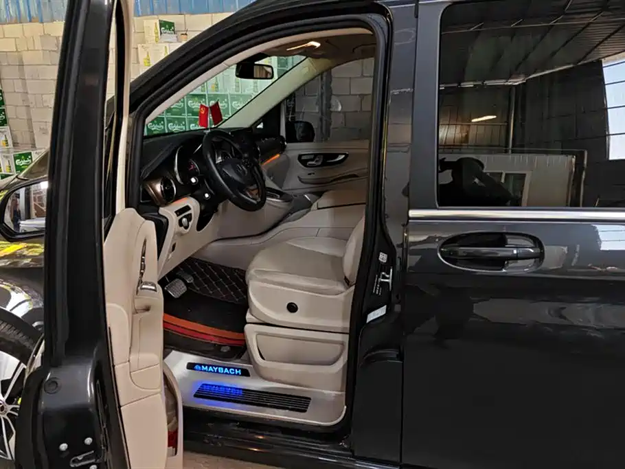 Mercedes-Benz V-class