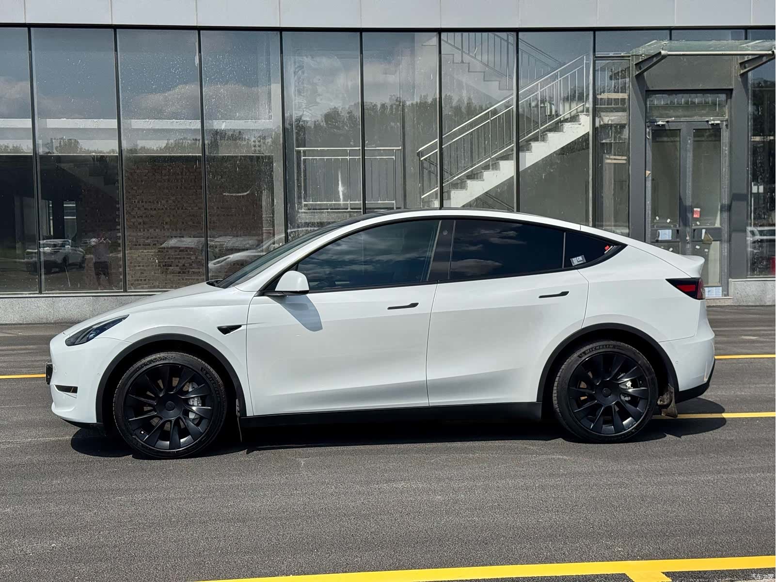 Tesla Model Y, 2023 все фото