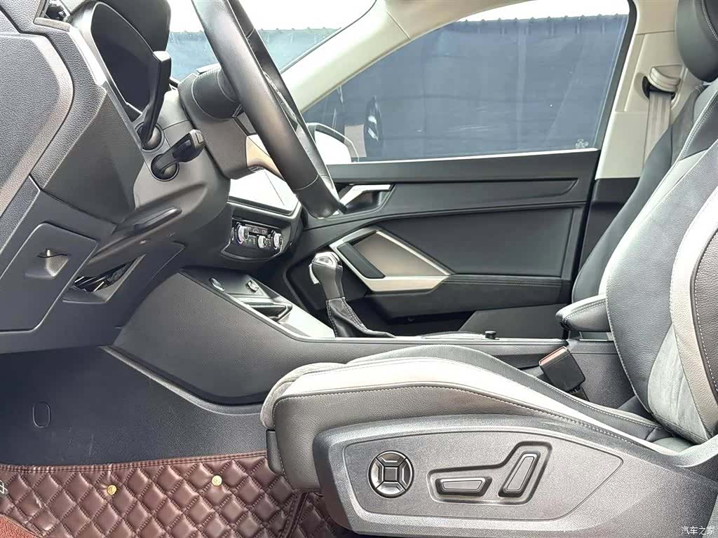 Audi Q3, 2022 4