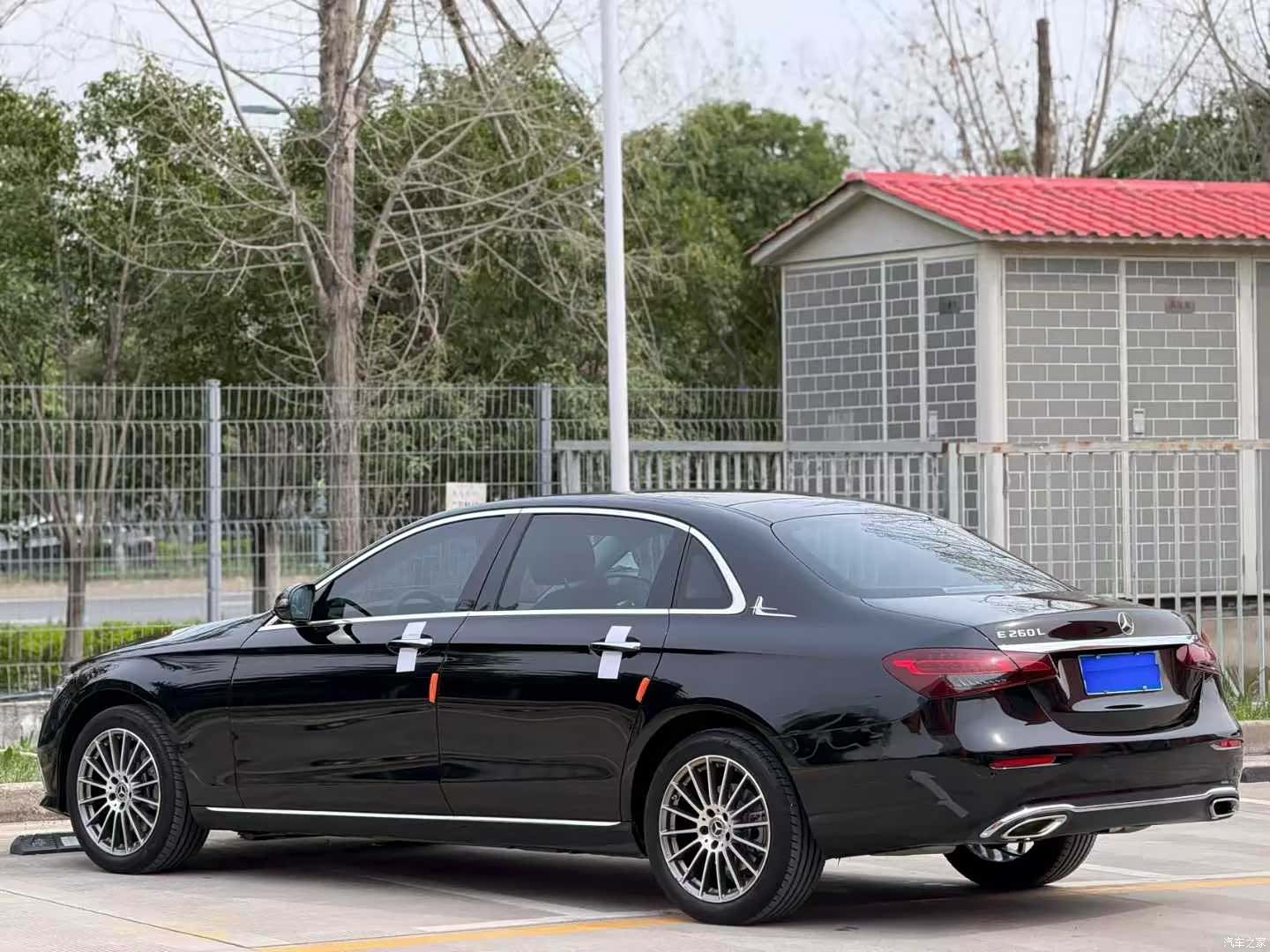 Mercedes-Benz E-Class, 2023 14