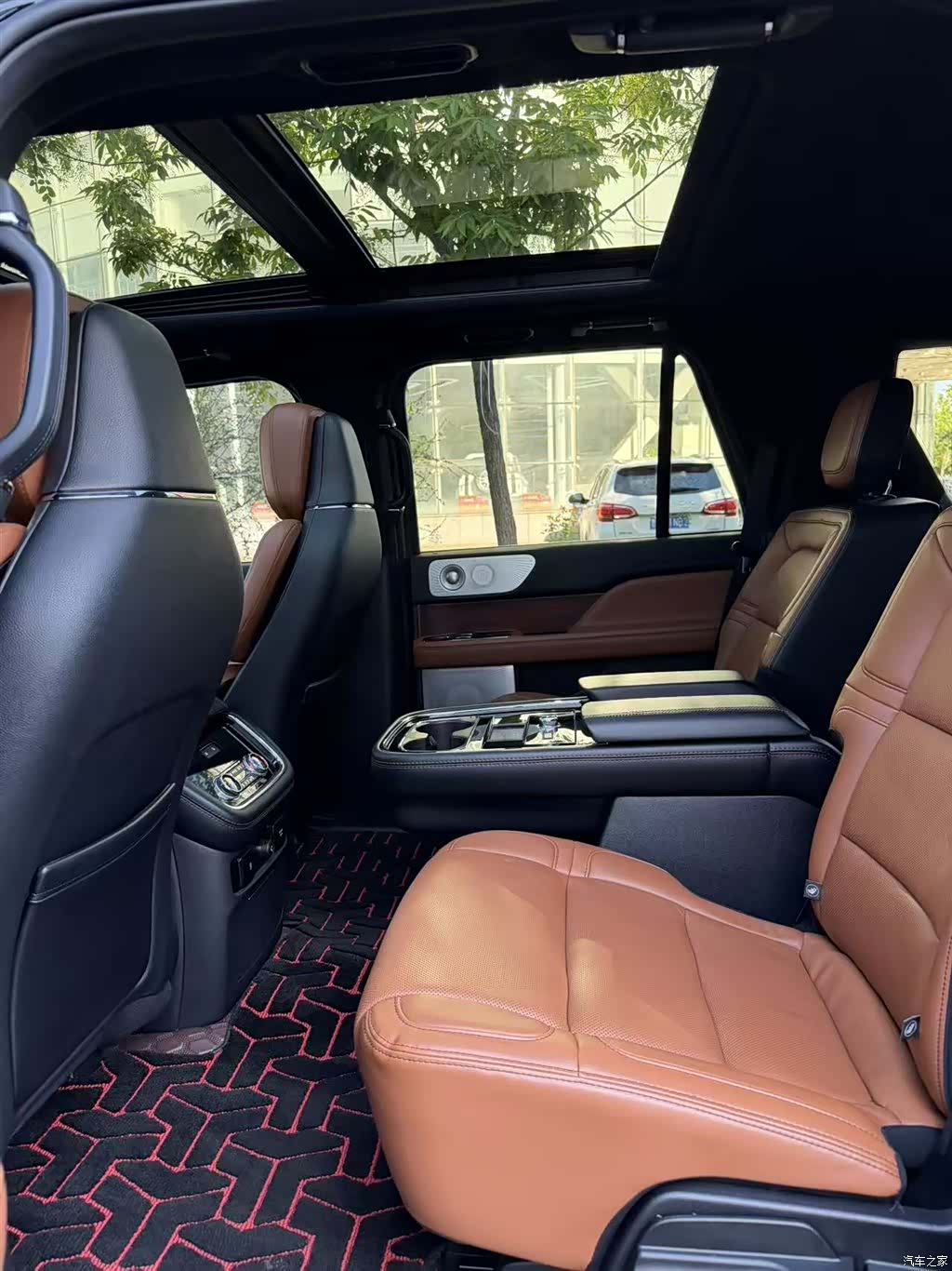 Lincoln Navigator, 2021 8