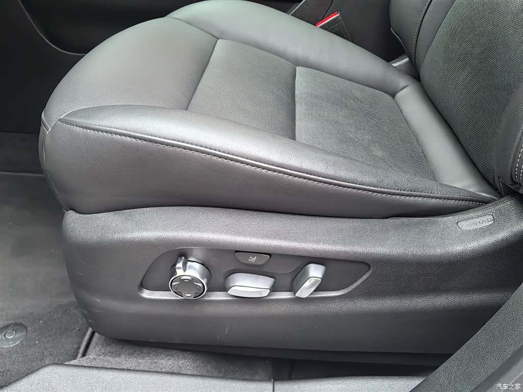 Cadillac XT4, 2025 15