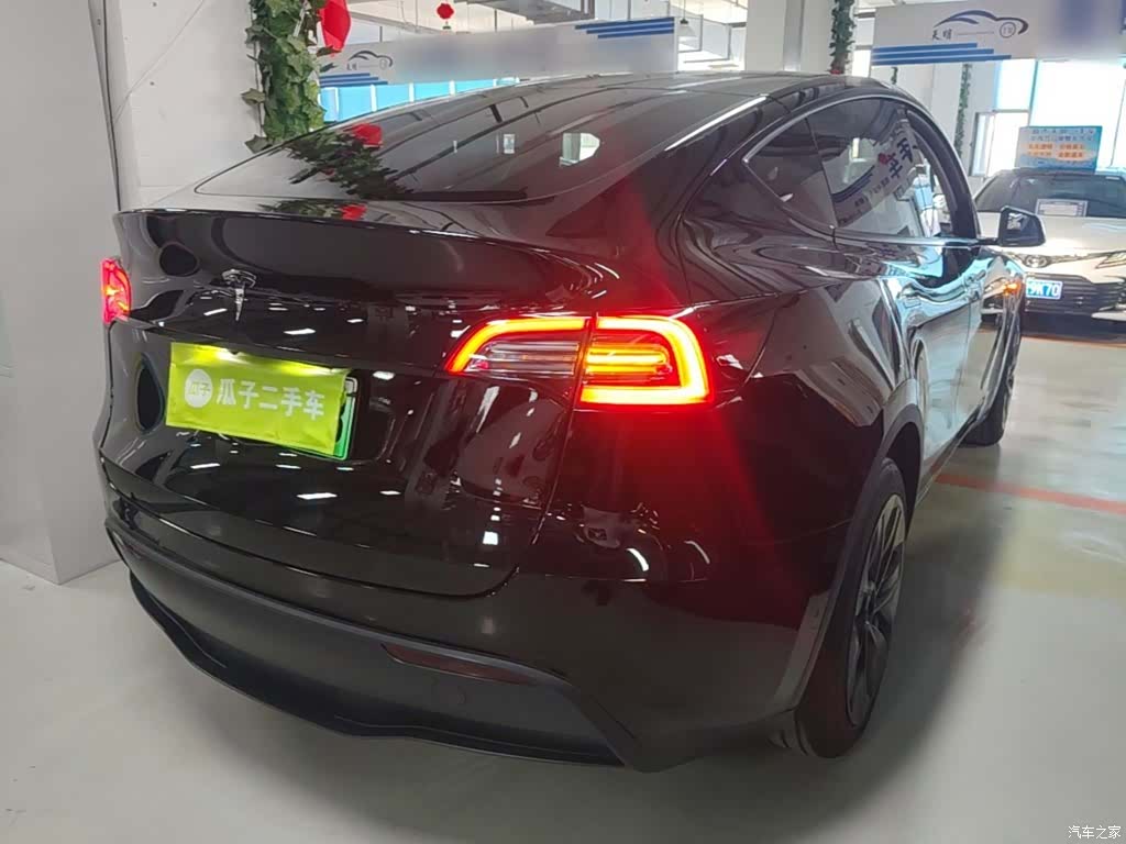 Tesla Model Y, 2023 7