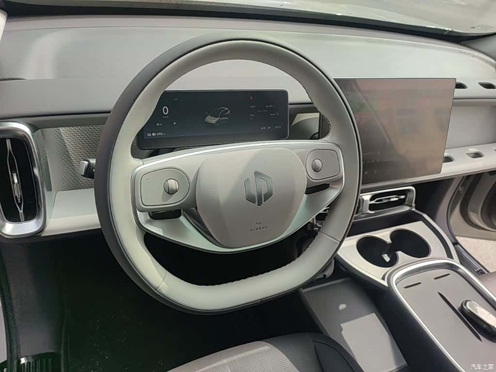 Leapmotor B10, 2025 11