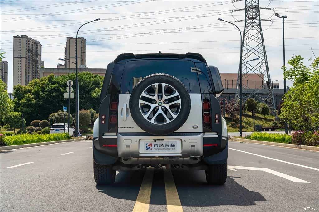 Land Rover Defender, 2021 6
