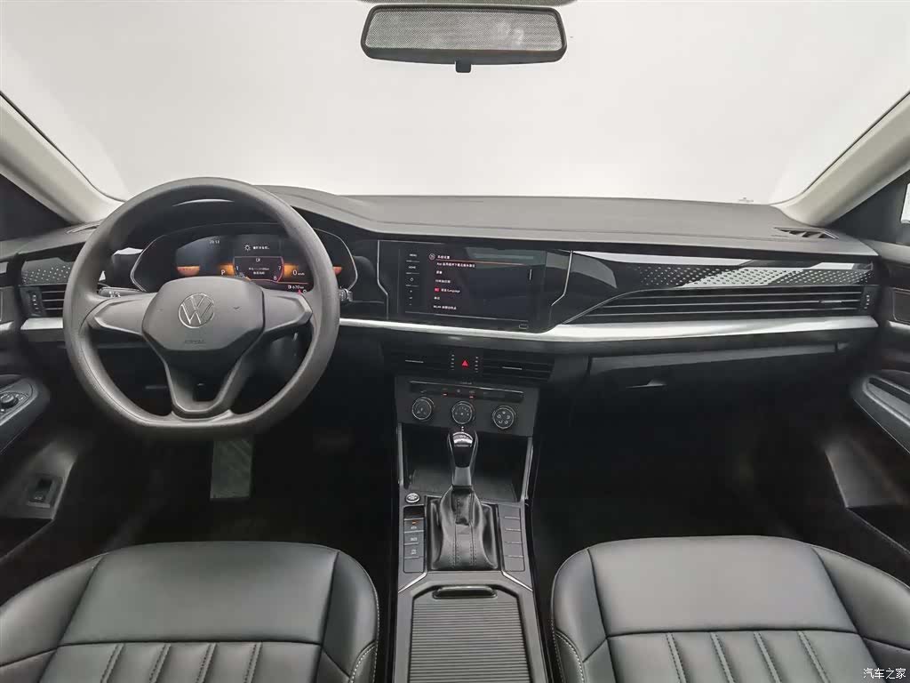 Volkswagen Passat, 2023 все фото