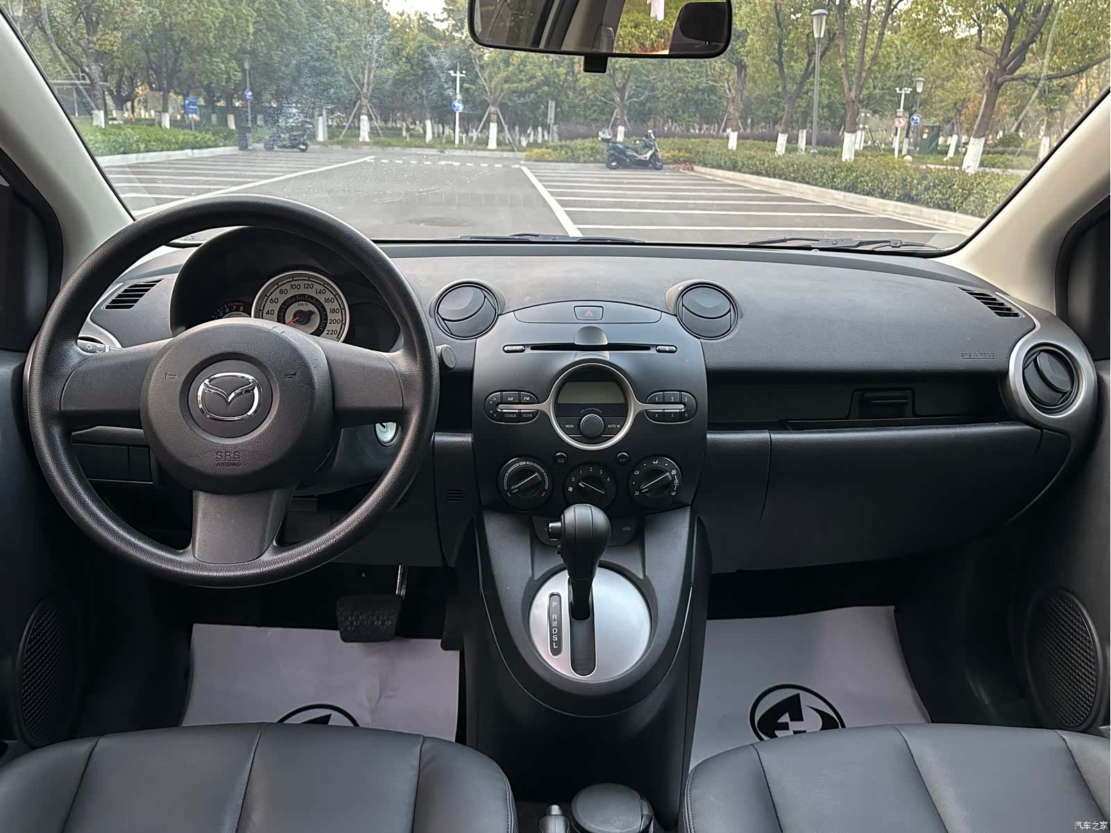 Mazda 2, 2012 8