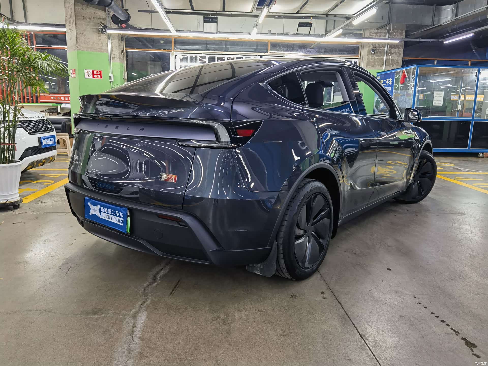 Tesla Model Y, 2025 4