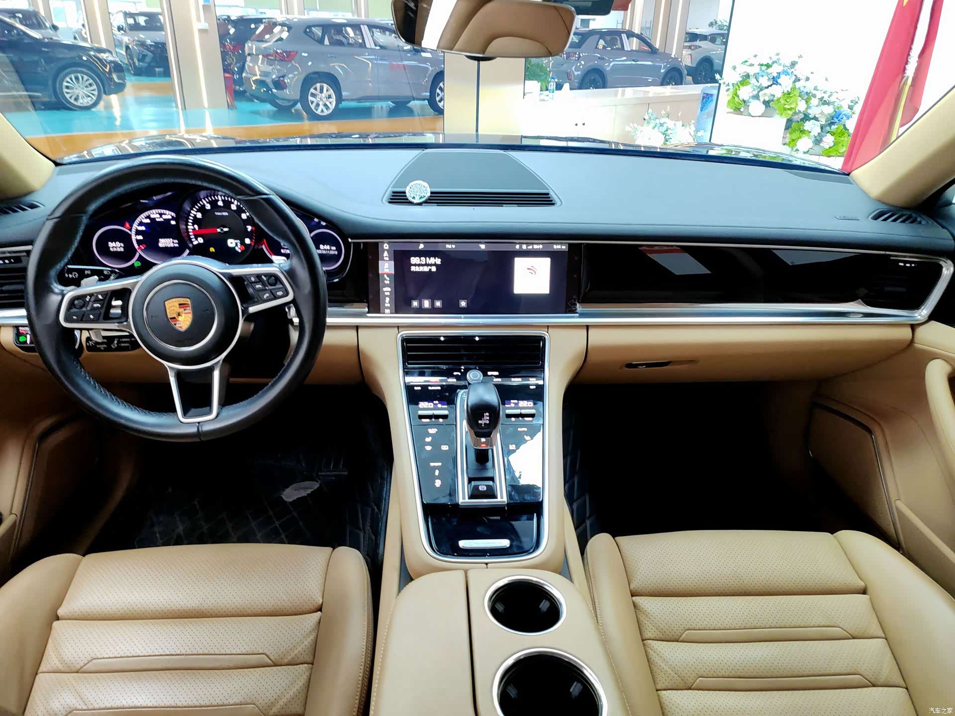 Porsche Panamera, 2018 все фото