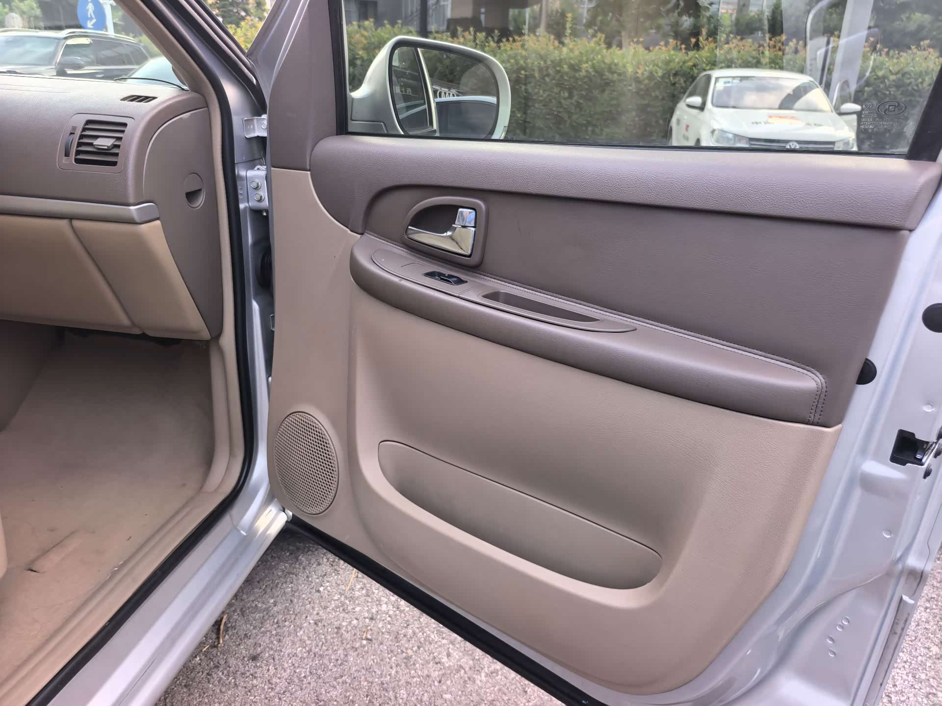 Buick GL8, 2013 12
