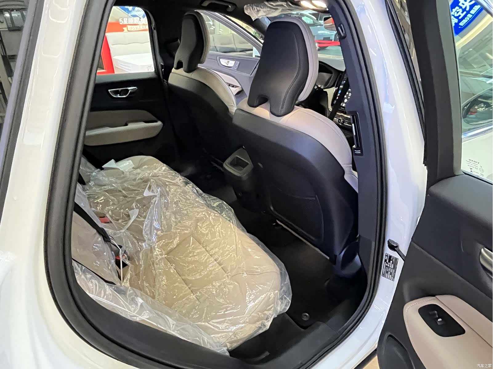 Volvo XC60, 2026 все фото